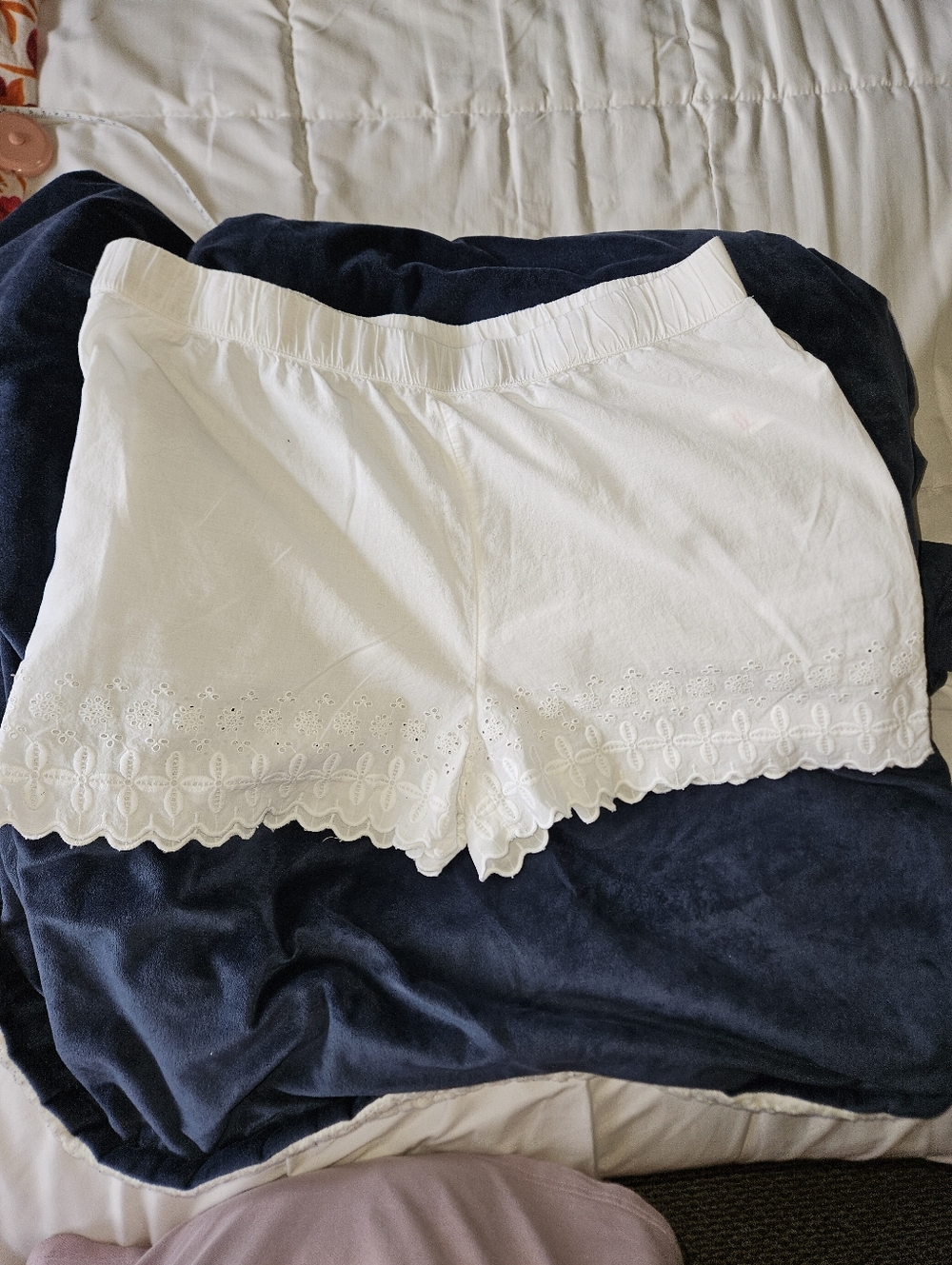Calypso St. Barth White Eyelet Scalloped Hem Shorts - 100% Cotton - Size L - Picture 6 of 8